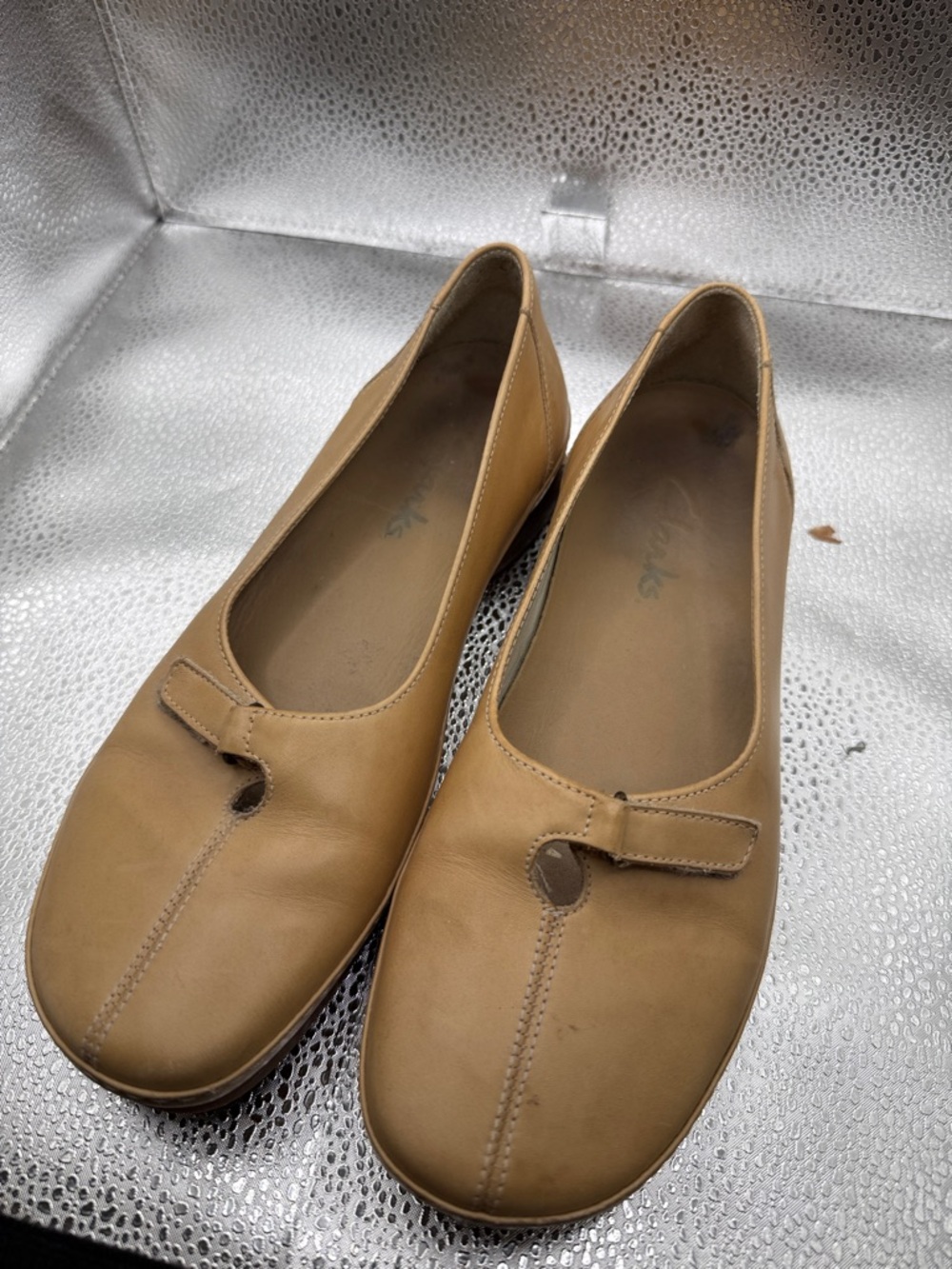 Clarks Women's Camel/Tan Leather Slip-On Loafers